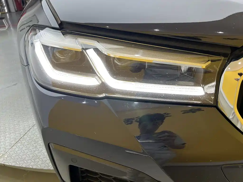BMW 5 Series — миниатюра 8