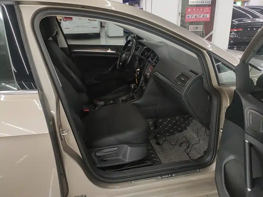 Volkswagen Golf — миниатюра 8