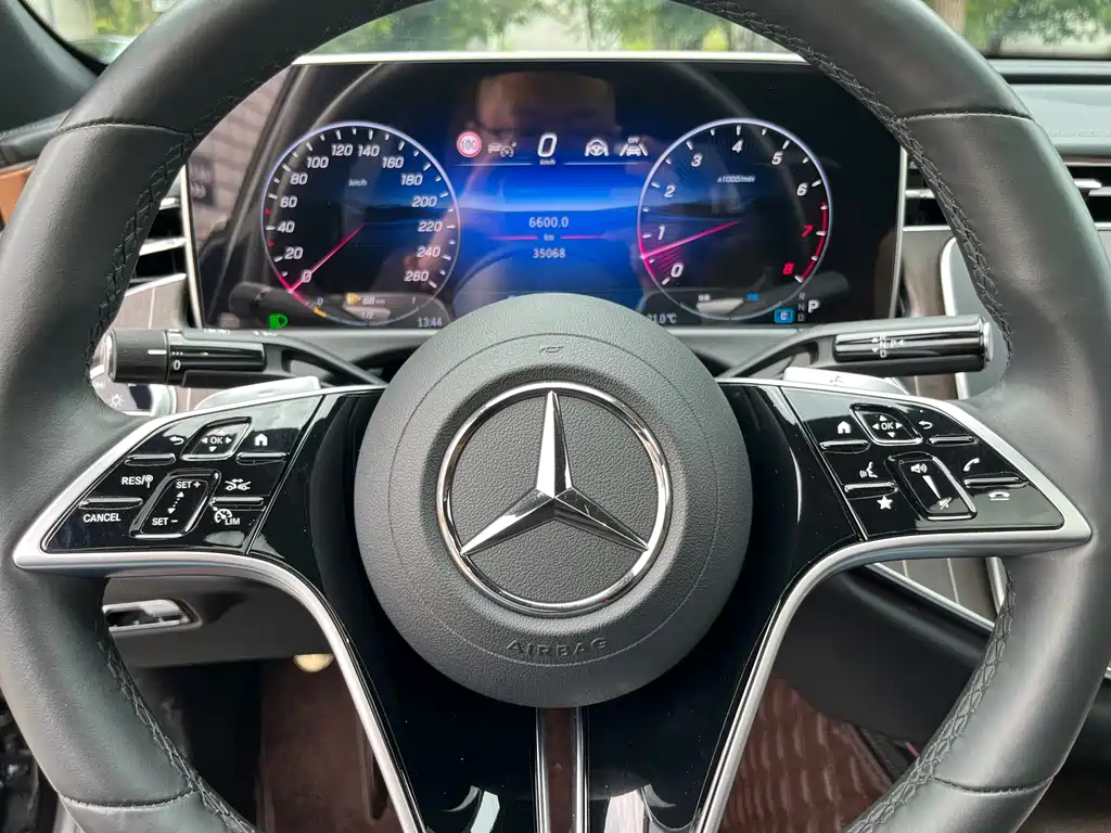 Mercedes-Benz E-Class — миниатюра 21