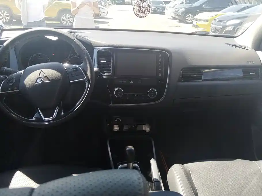 Mitsubishi Outlander — миниатюра 12