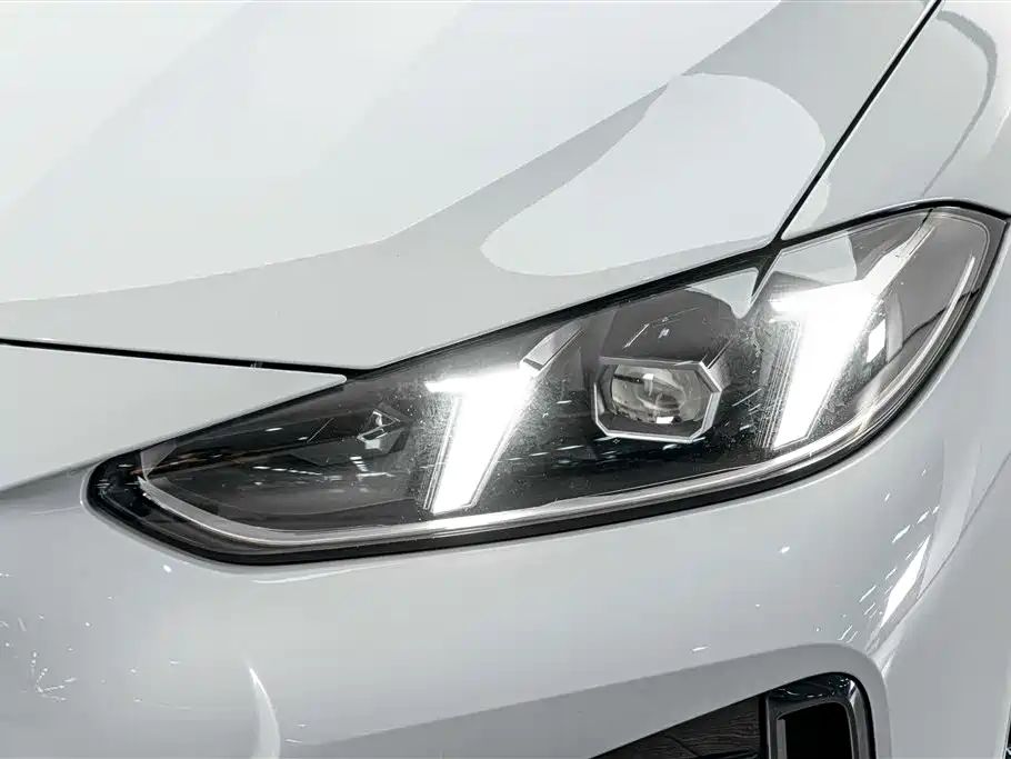 BMW 4 Series — миниатюра 4