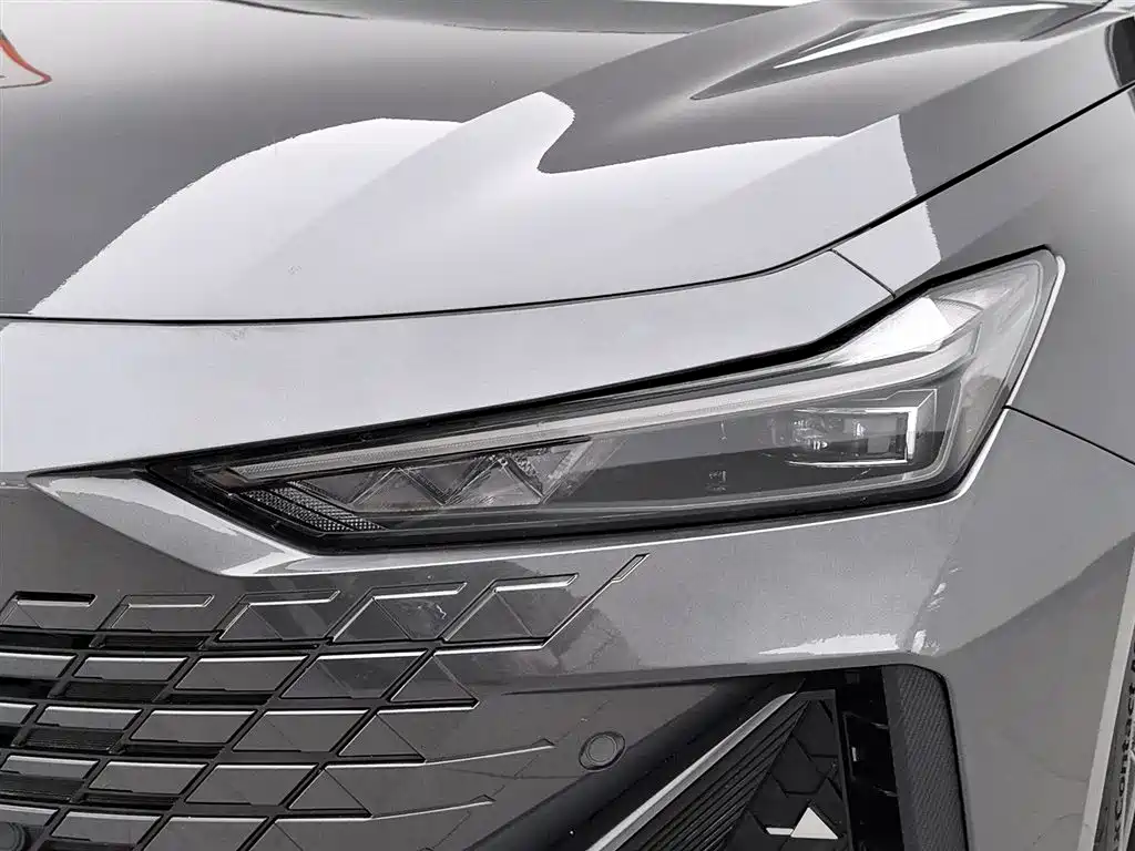 Changan UNI-V 2022 1.5T Luxury