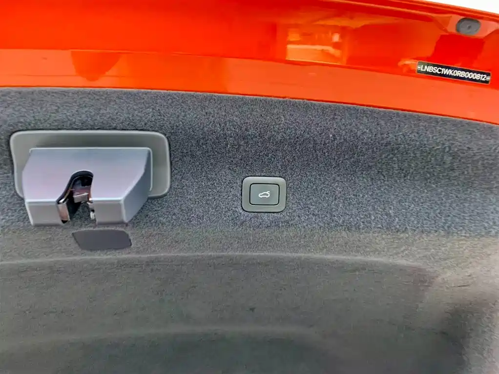 XIAOMI CAR XIAOMI SU7