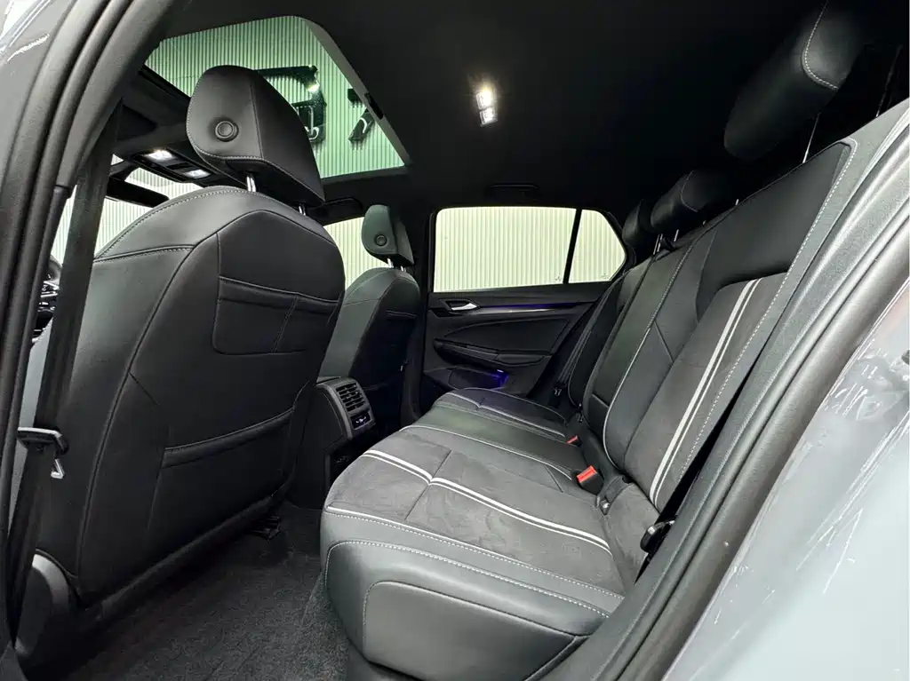 Volkswagen Golf — миниатюра 10