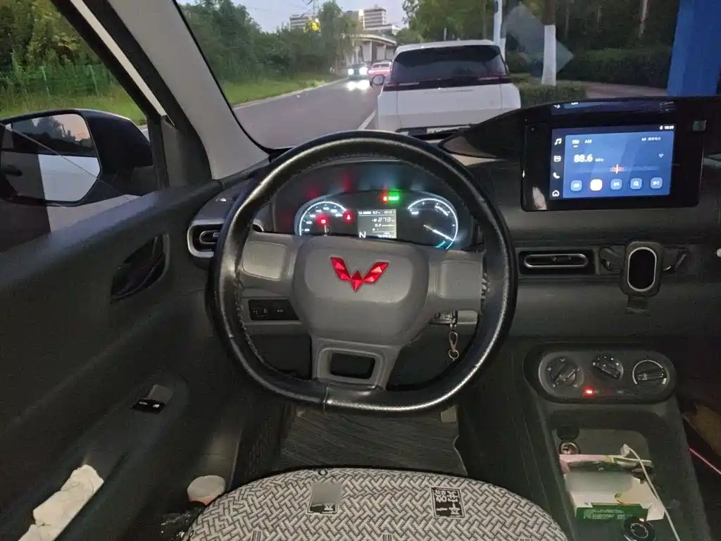 Wuling Hongguang EV — миниатюра 3