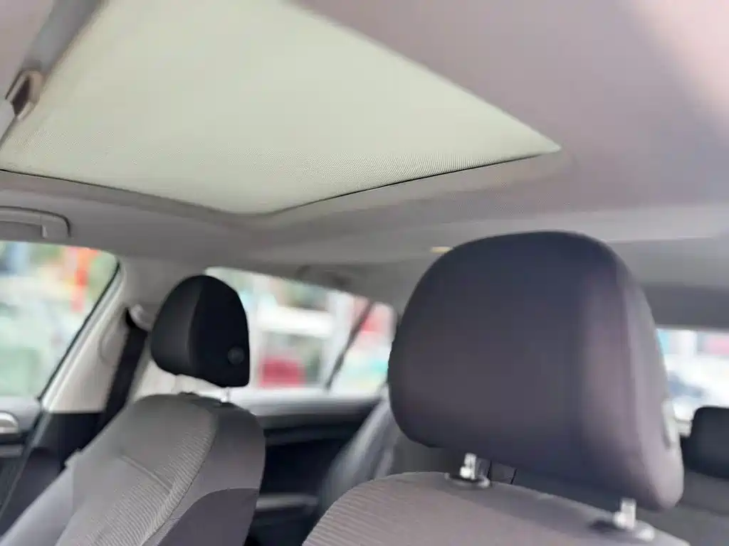 Volkswagen Golf — миниатюра 13