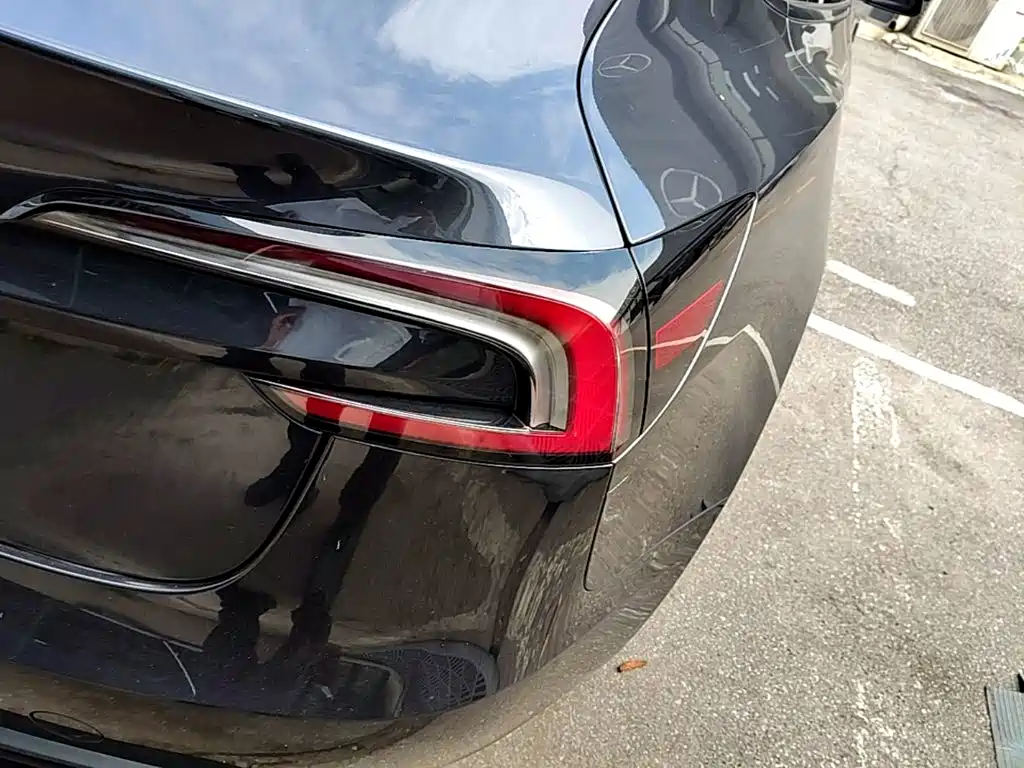 Tesla Model 3 — миниатюра 8