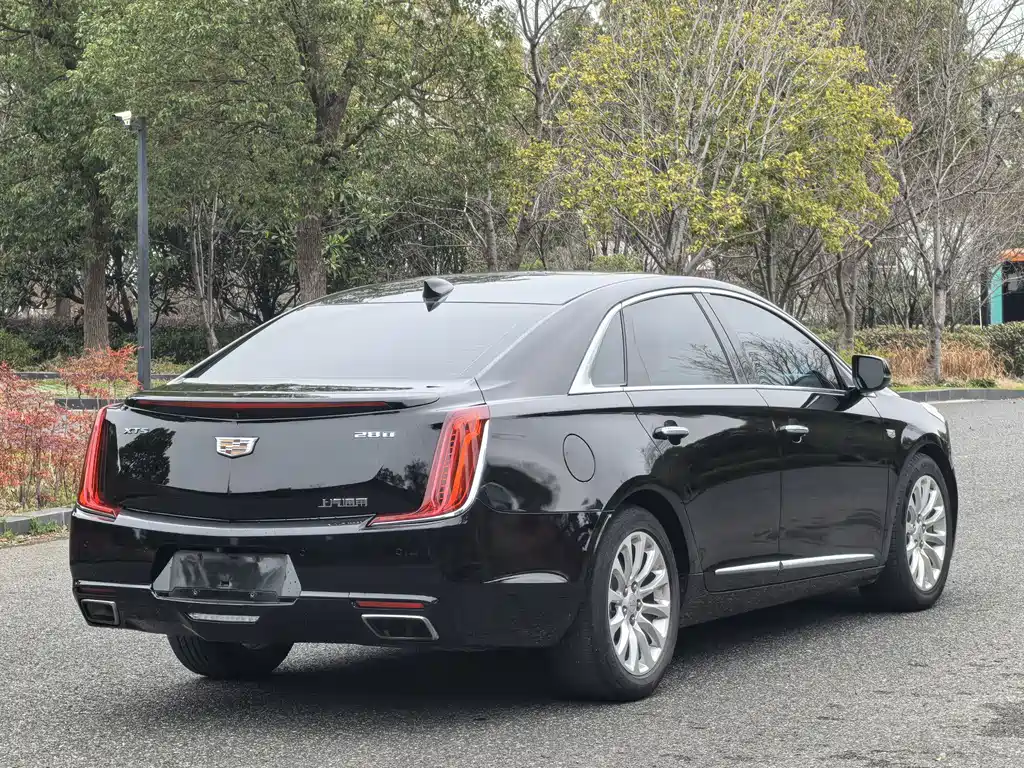 CADILLAC XTS
