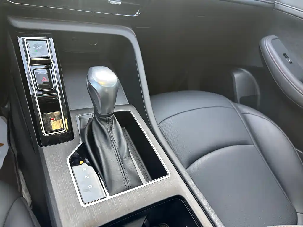 Roewe i5 — миниатюра 10