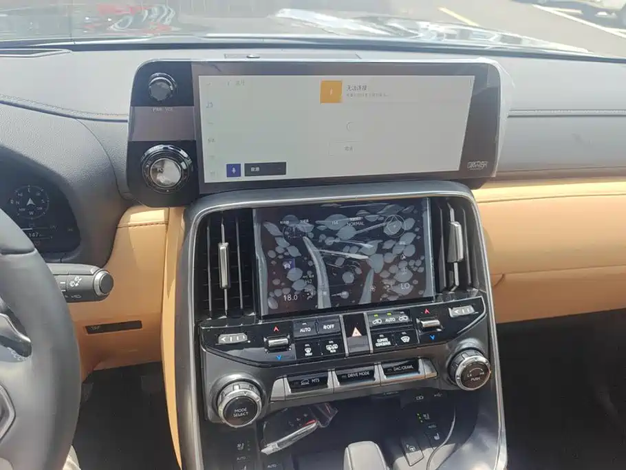Lexus LX — миниатюра 13