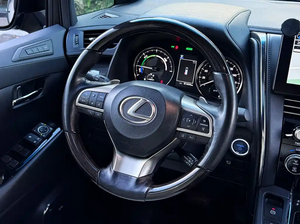 Lexus LM 2020 300h мест