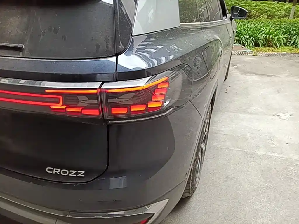 Volkswagen ID.6 Crozz — миниатюра 8