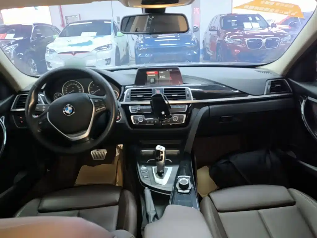 BMW 3 Series — миниатюра 10