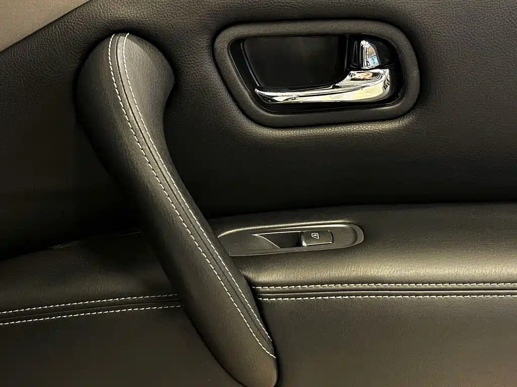 Nissan Patrol — миниатюра 23