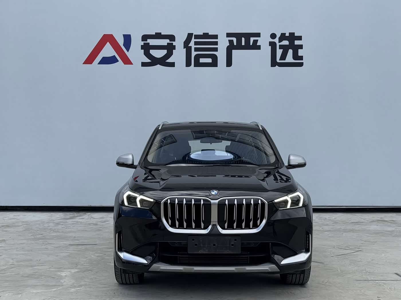 BMW X1 1.5 л 2023 г. Чёрный, пробег 33000 км