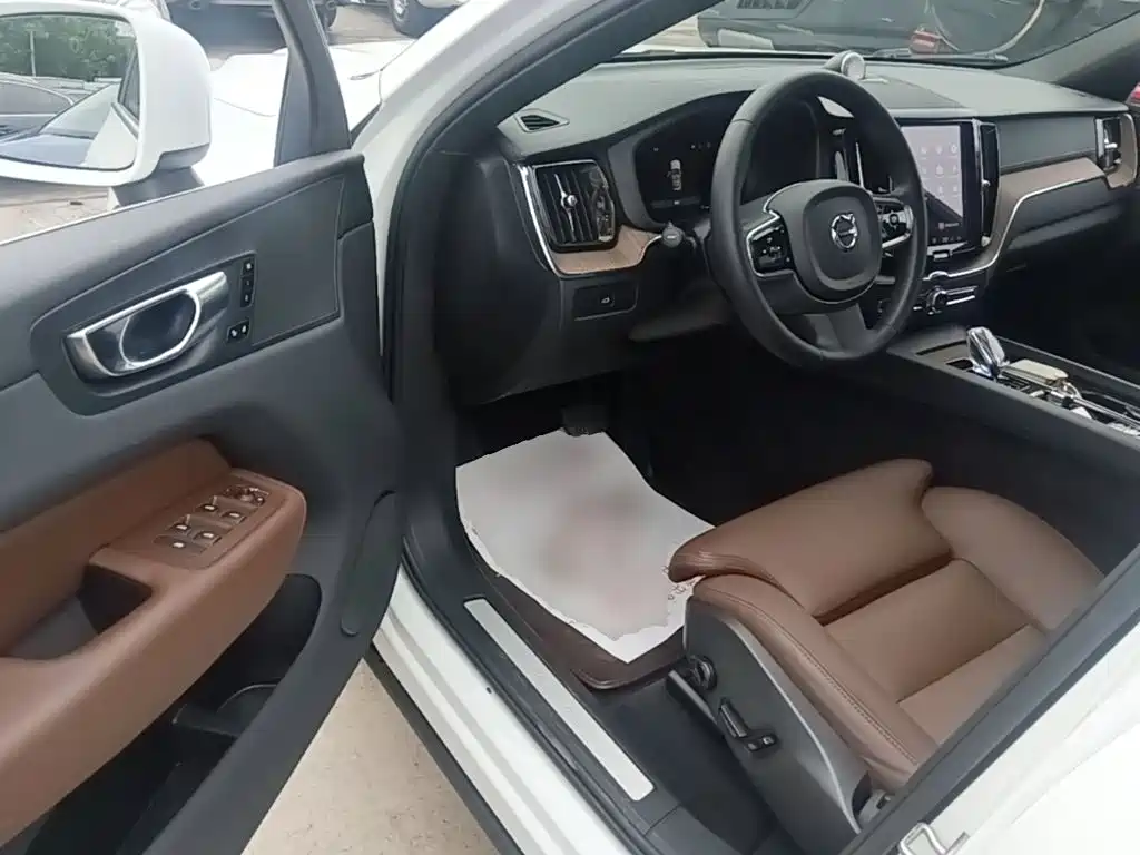 Volvo XC60 — миниатюра 16