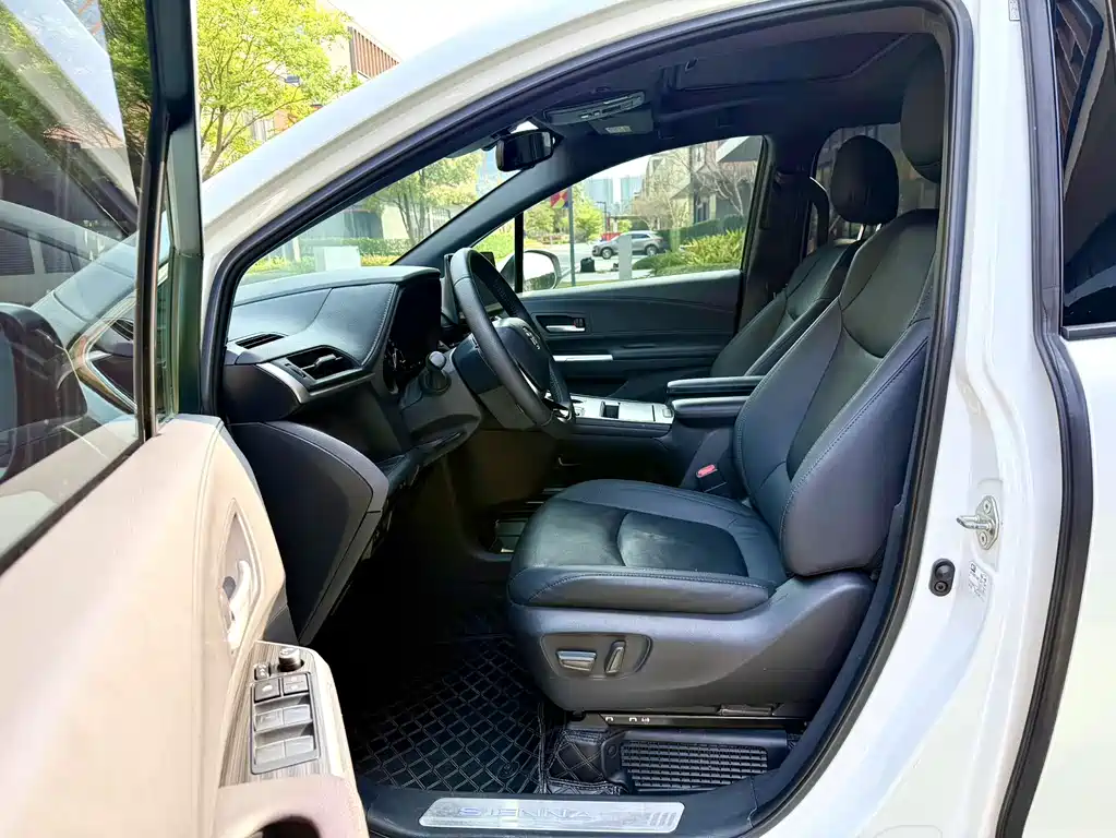 Toyota Sienna 2021 2.5L Luxury