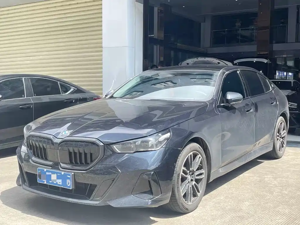 BMW 5 Series 2026
