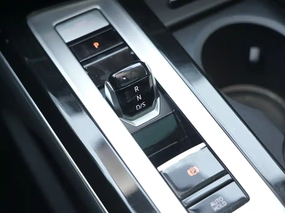 Volkswagen Tavendor 2023 380TSI R-Line