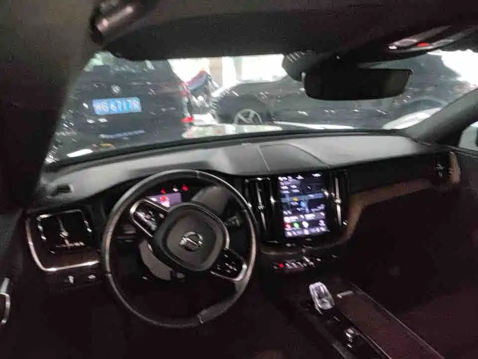 Volvo XC60 — миниатюра 5
