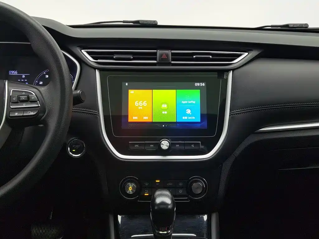 Roewe RX3 — миниатюра 12