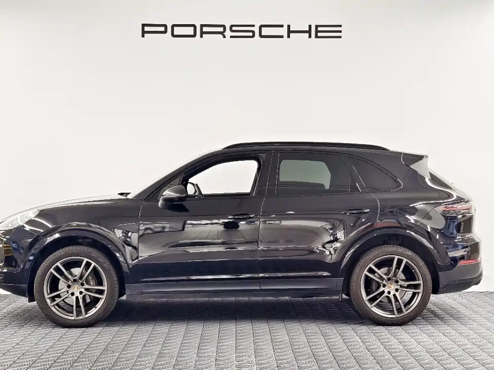 Porsche Cayenne — миниатюра 7
