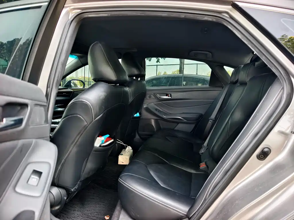 Toyota Avalon 2019 2.0L VI