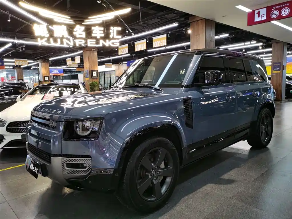 Land Rover Defender 2023