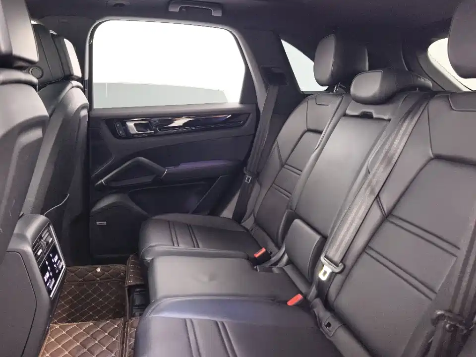 Porsche Cayenne — миниатюра 8