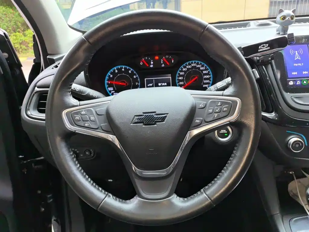 Chevrolet Equinox — миниатюра 11