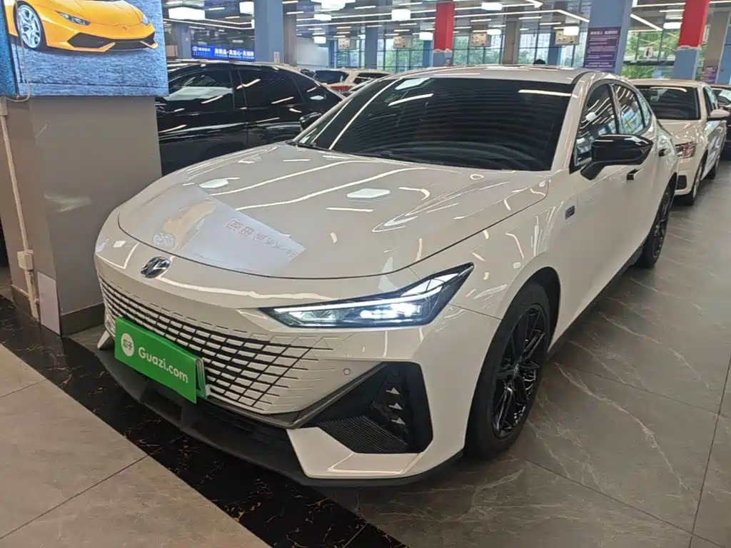 Changan UNI-V iDD — миниатюра 2