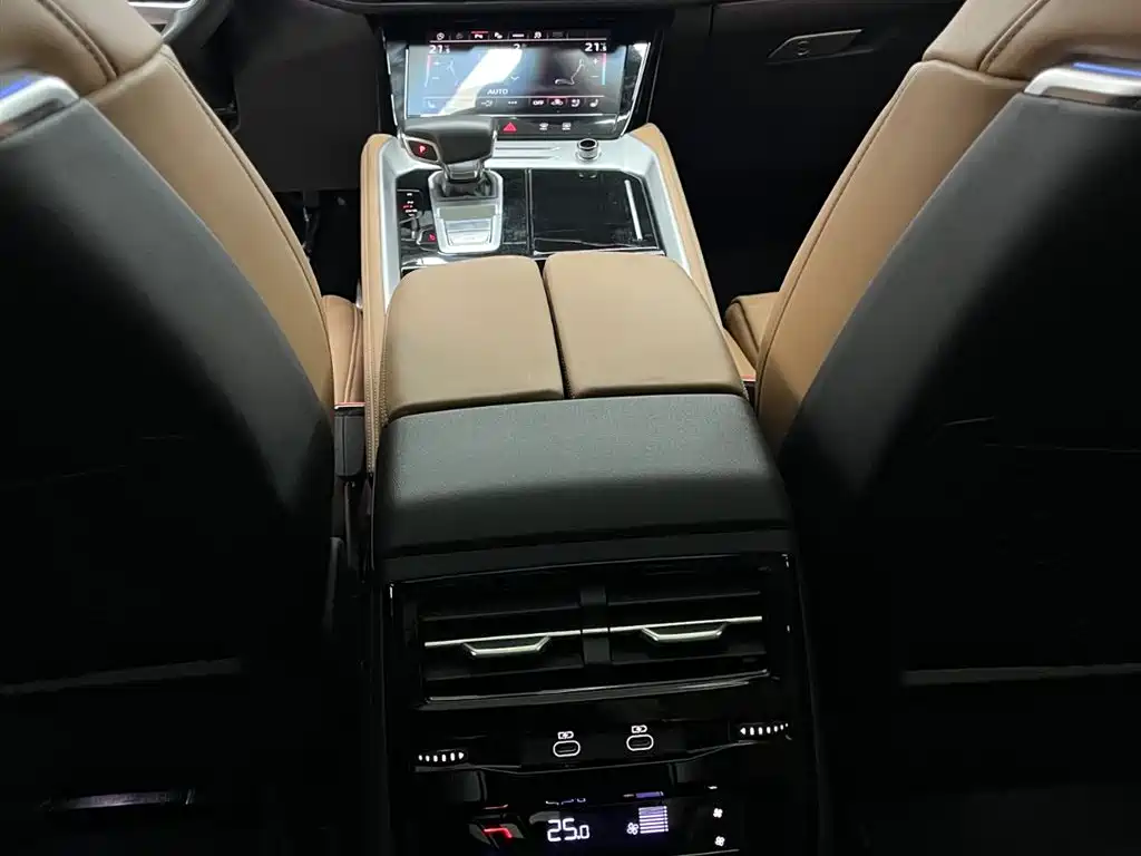 Audi Q6 2024 45 TFSI quattro 6 мест