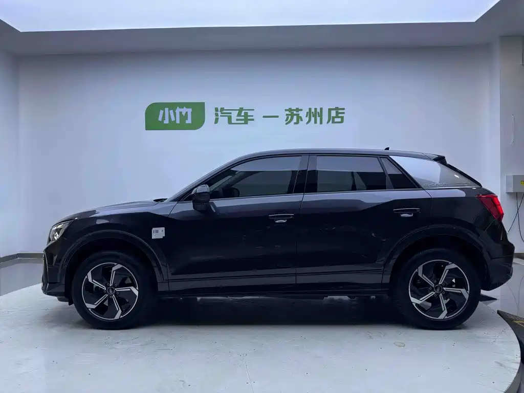 Audi Q2L e-tron — миниатюра 7