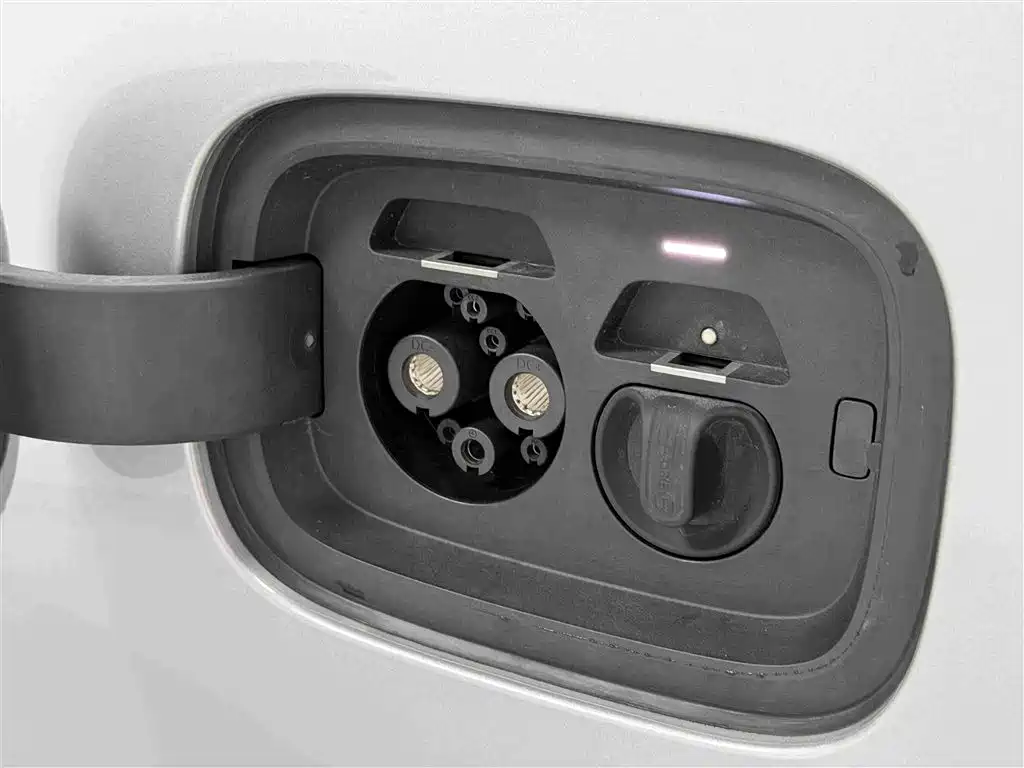 Li Auto Li MEGA — миниатюра 17