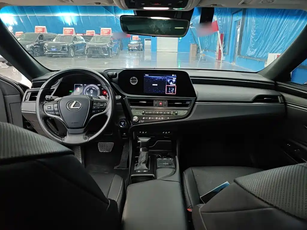 Lexus ES — миниатюра 10
