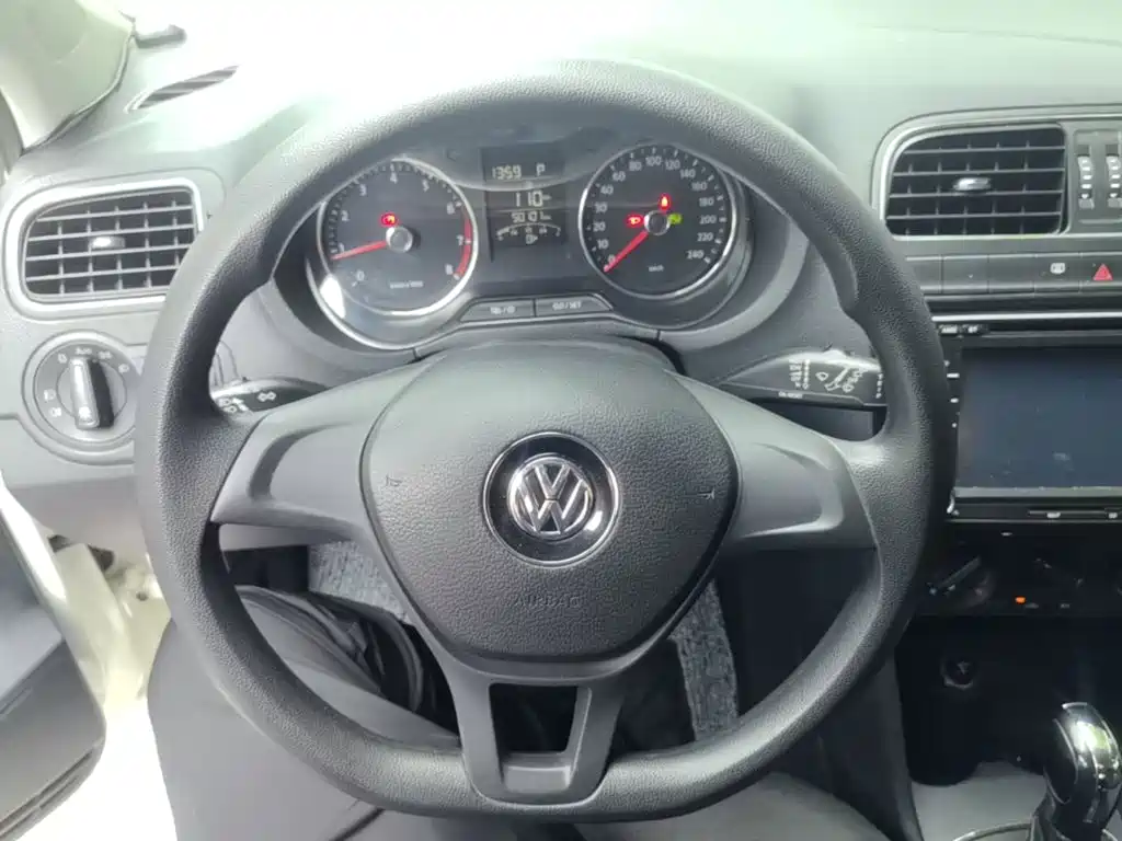 Volkswagen Polo — миниатюра 11