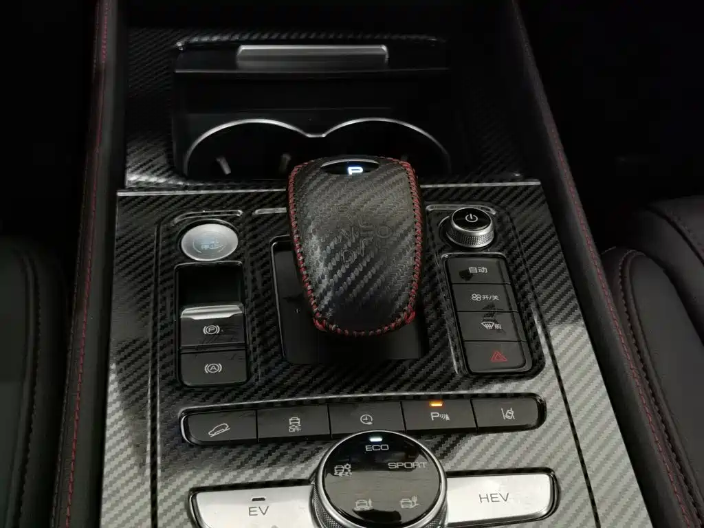 BYD Tang New Energy — миниатюра 13