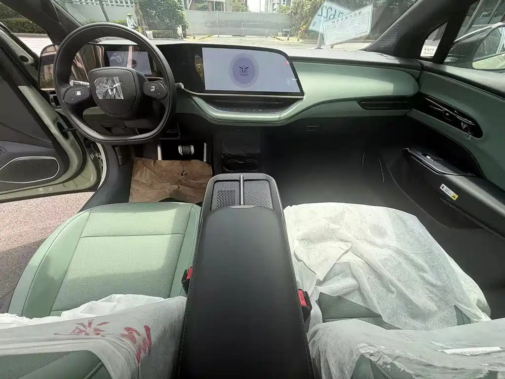 Hongqi Hongqi EH7 — миниатюра 6