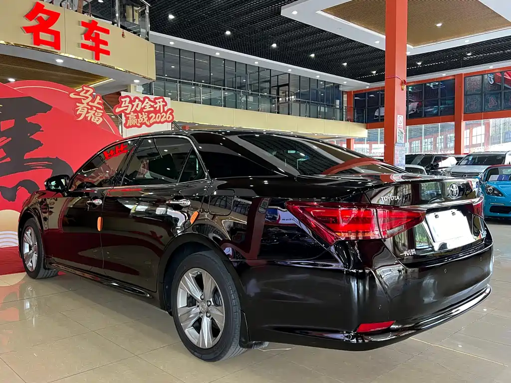 Toyota Crown 2015 2.0T Fashion