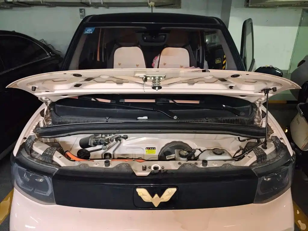 Wuling MINIEV — миниатюра 11