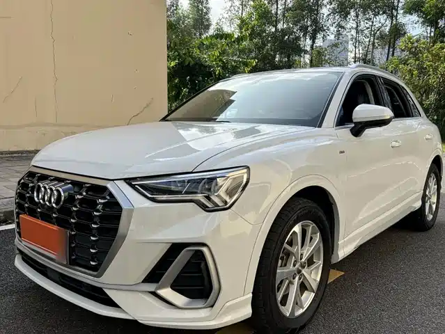 AUDI  Q3 2019