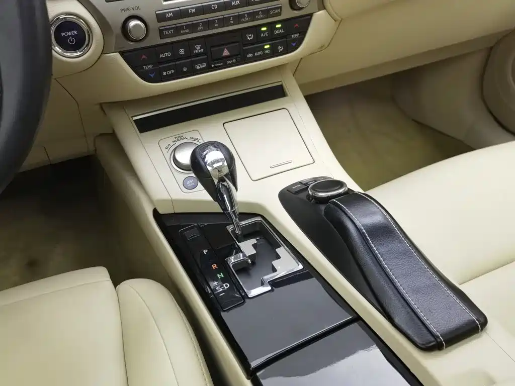 Lexus ES — миниатюра 13