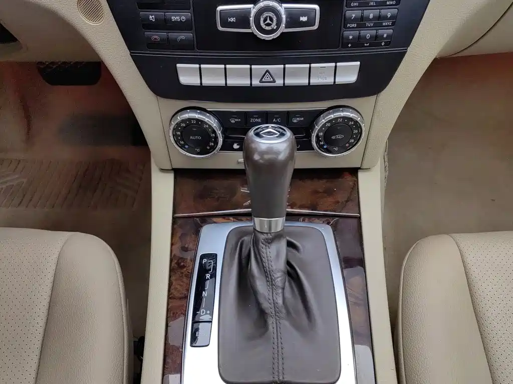 Mercedes-Benz C-Class — миниатюра 13