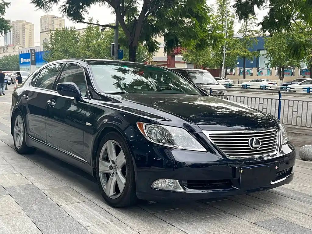 Lexus LS — миниатюра 2