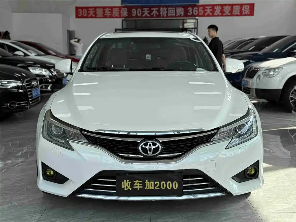 Toyota Reiz 2014