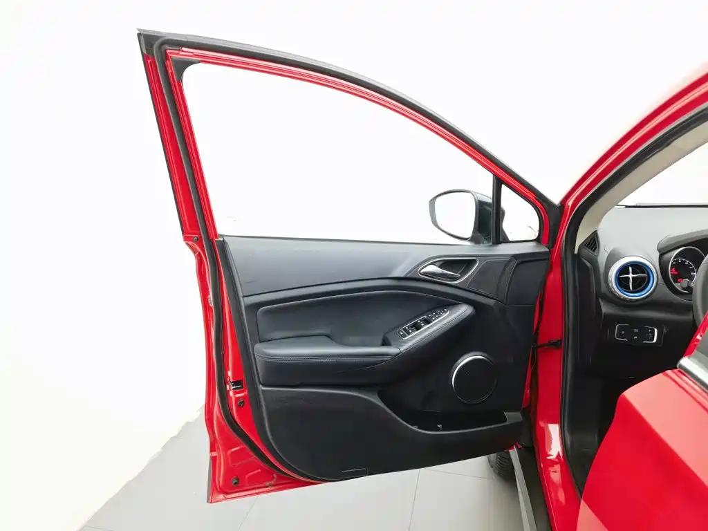BYD Yuan EV — миниатюра 8