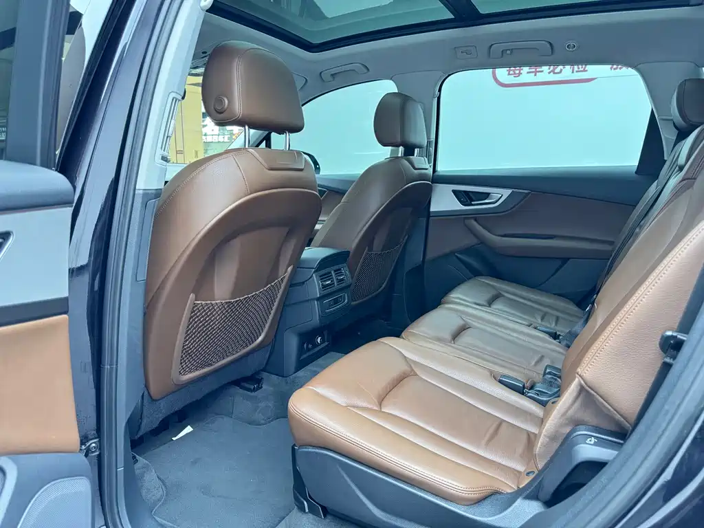 Audi Q7 — миниатюра 11