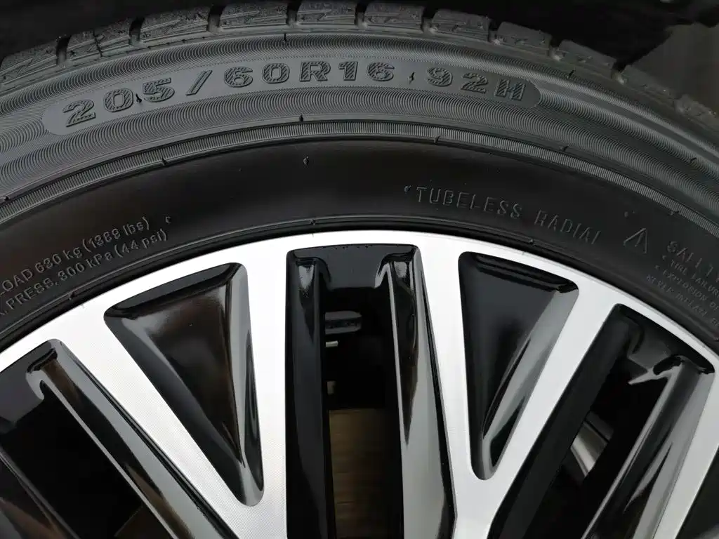 Volkswagen Sagitar — миниатюра 24