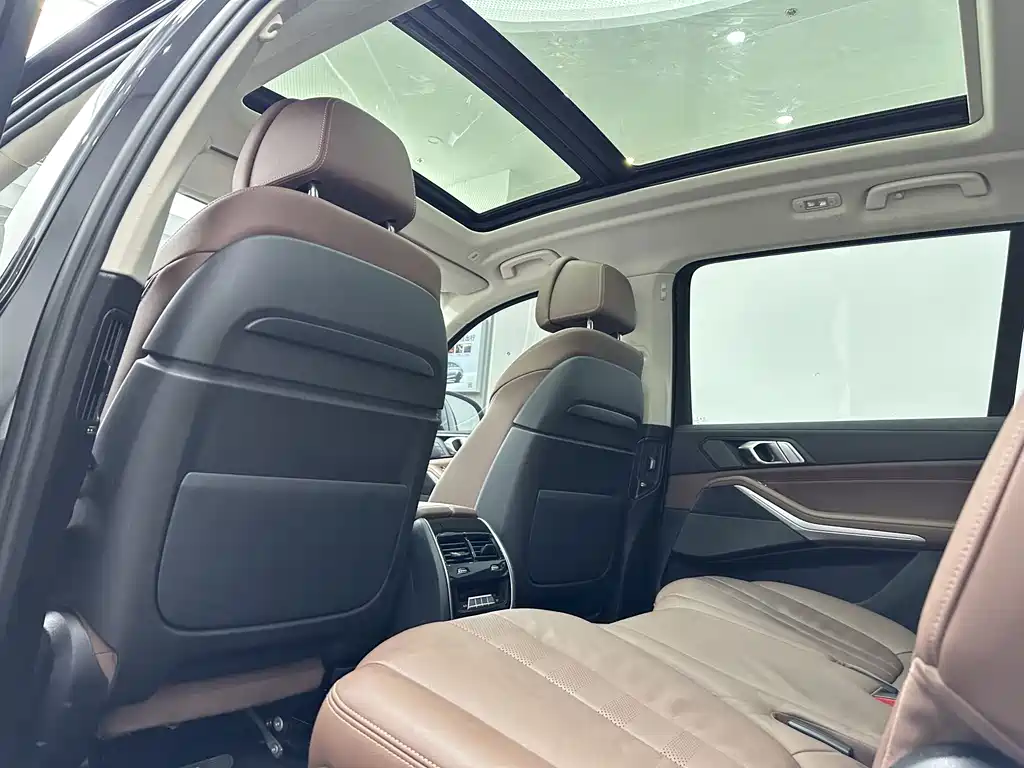 BMW X7 — миниатюра 14