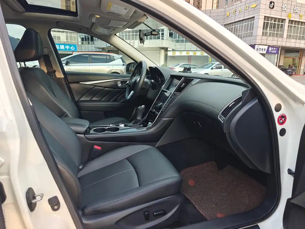 Infiniti Q50L 2022 2.0T Comfort